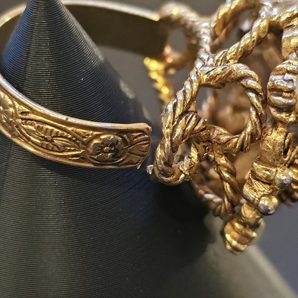 Vintage Florenza Style Czech Filigree Cocktail Ring - Emerald Green Art Glass - Picture 10 of 10